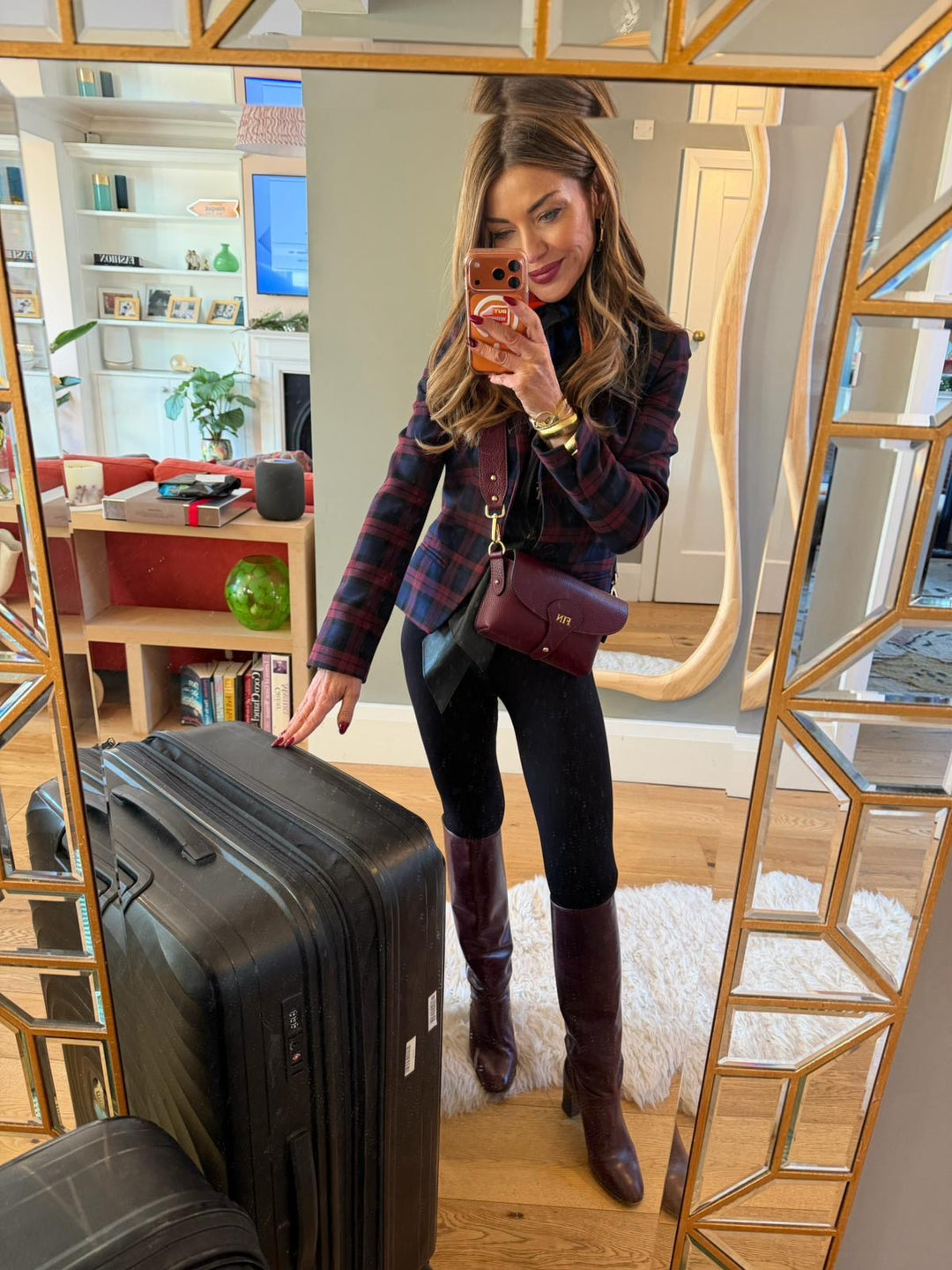 Customer wearing Arabella crossbody on way to airport
