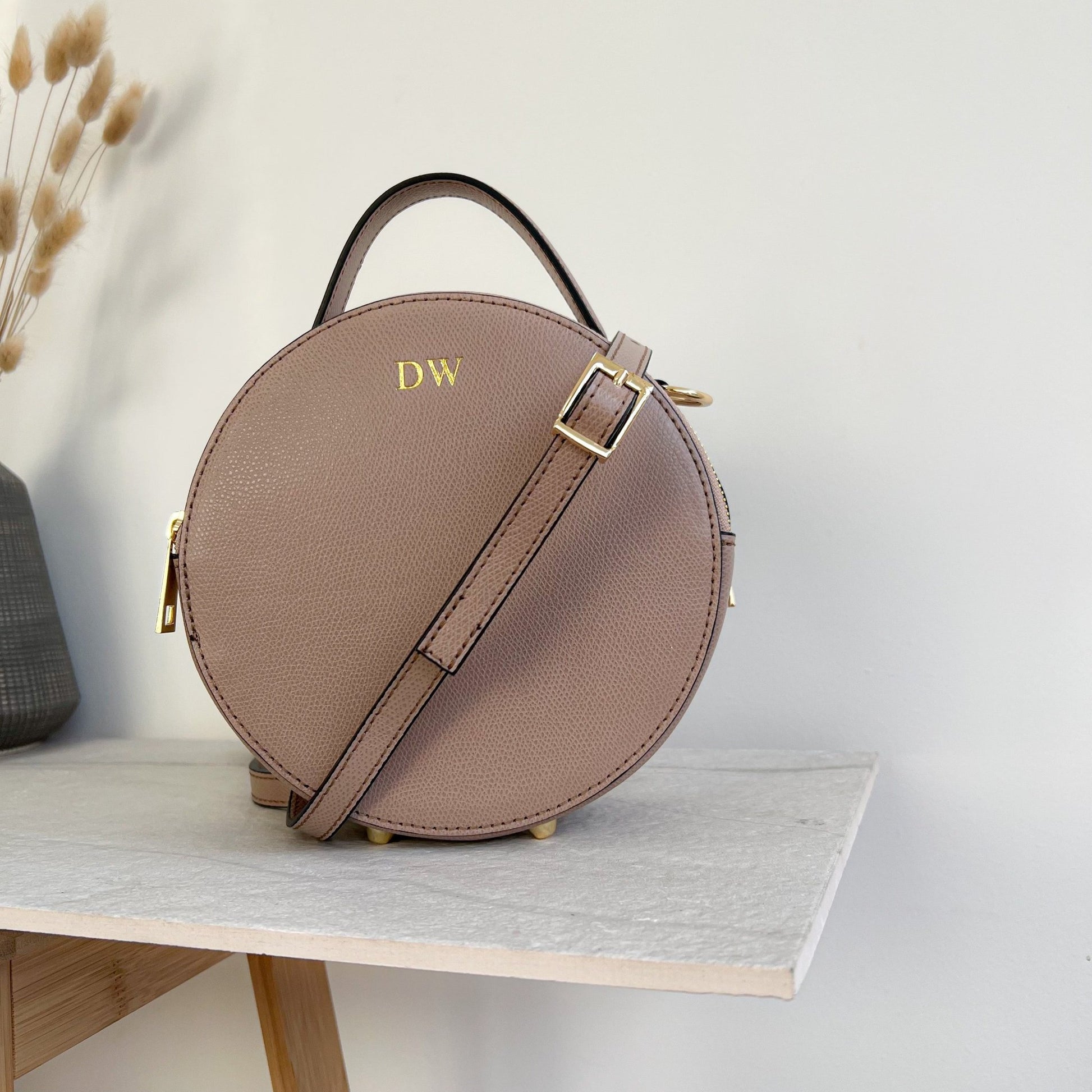 Aria Personalised Circle Leather Crossbody Bag – OLIVIA AND GRAY LTD 